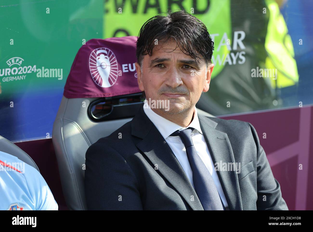 Berlin, Deutschland - 15. Juni 2024: Der kroatische Trainer Zlatko Dalic sitzt während des Gruppenspiels der UEFA EURO 2024 Spanien gegen Kroatien im Olympiastadion in Berlin Stockfoto