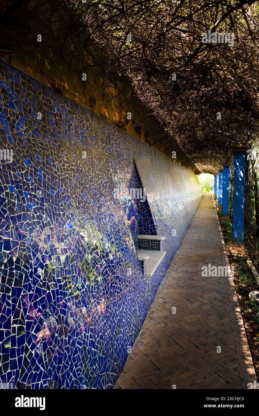 Mosaik im Albarda-Garten (El Jardín de l’Albarda) Pedreguer La Sella Urbanisation, C/ Valencia Spanien Stockfoto