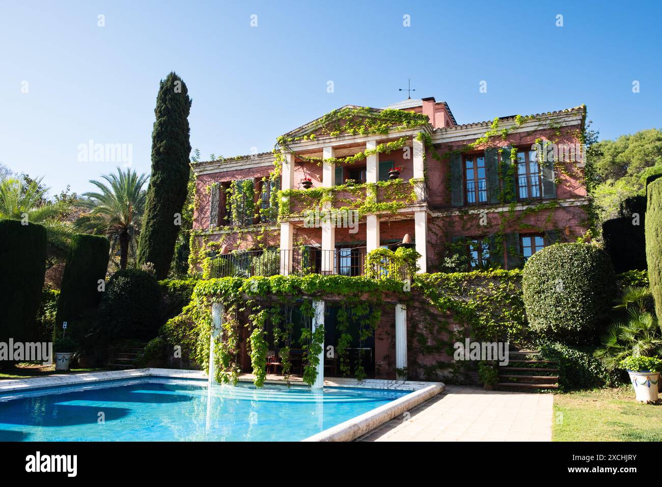 Schwimmbad und Haus im Albarda-Garten (El Jardín de l’Albarda) Pedreguer La Sella Urbanisation, C/ Valencia Spanien Stockfoto