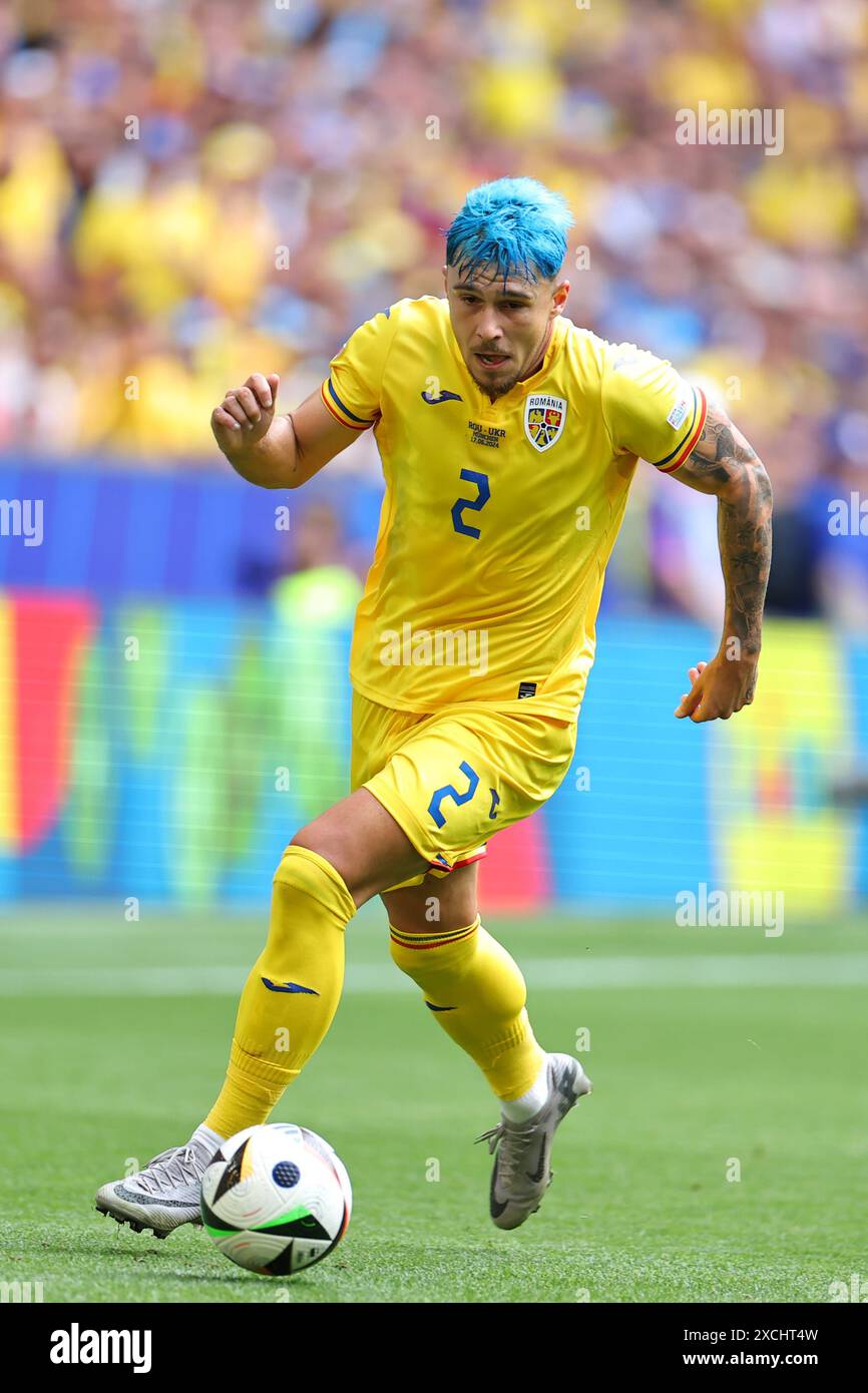 München, Deutschland. Juni 2024. Fußball: Europameisterschaft, Rumänien - Ukraine, Vorrunde, Gruppe E, Spieltag 1, München Football Arena, Rumäniens Andrei Ratiu in Aktion. Vermerk: Daniel Karmann/dpa/Alamy Live News Stockfoto