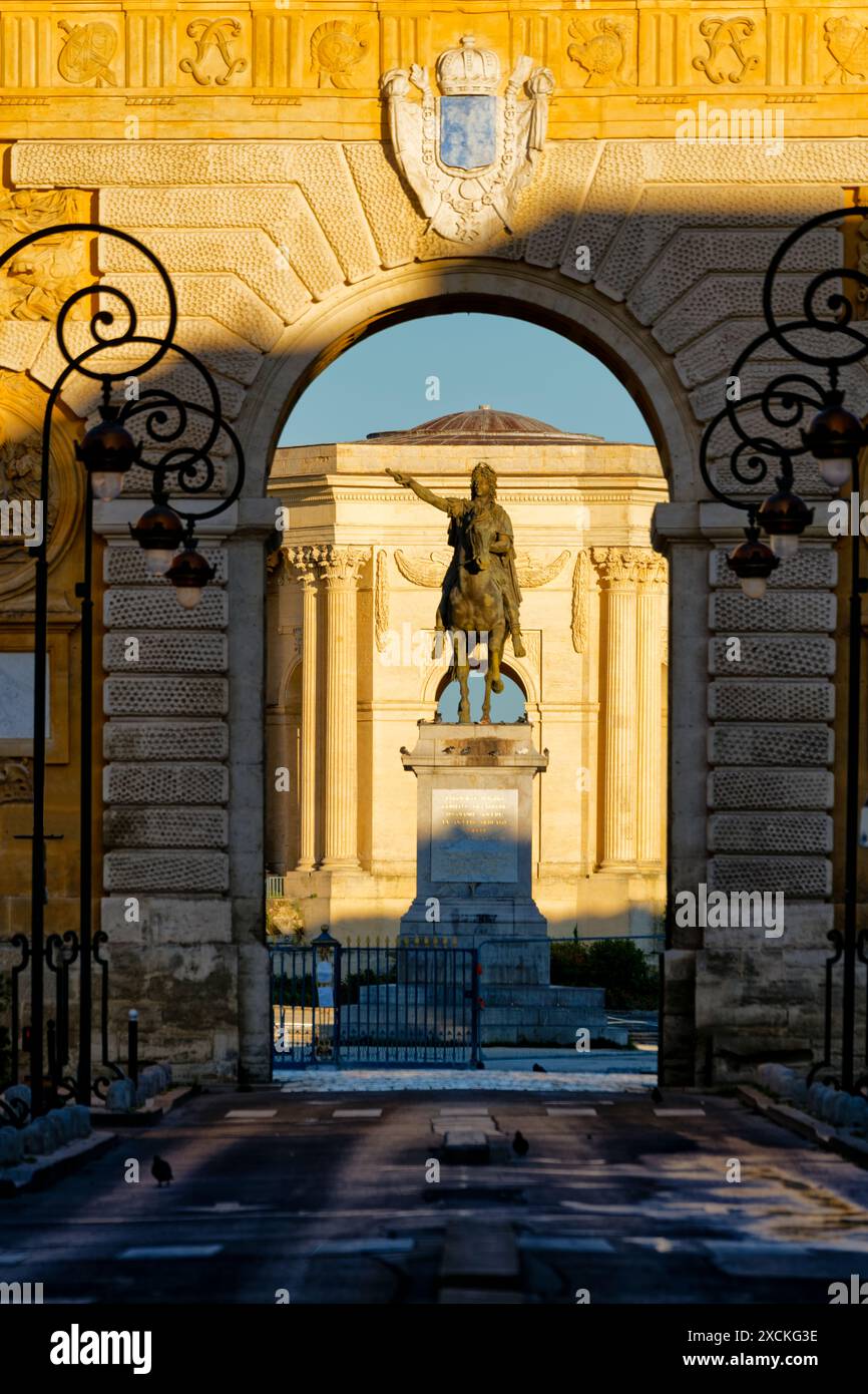 Statue Ludwigs XIV. Hinter der Porte du Peyrou, Montpellier, Okzitanien, Frankreich Stockfoto