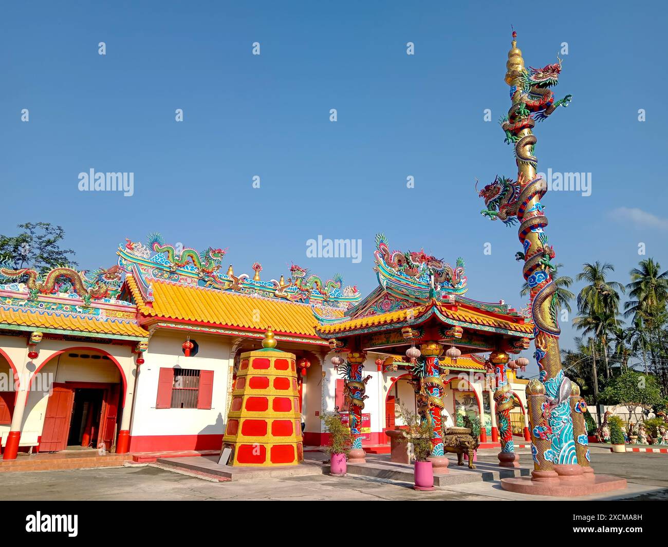 Trang, Thailand - 22. Januar 2024: Der Tha Kong Yea Shrine ist ein chinesischer Tempel in Trang, Thailand. Der Schrein beherbergt die Tham Kong YiA Deit Stockfoto