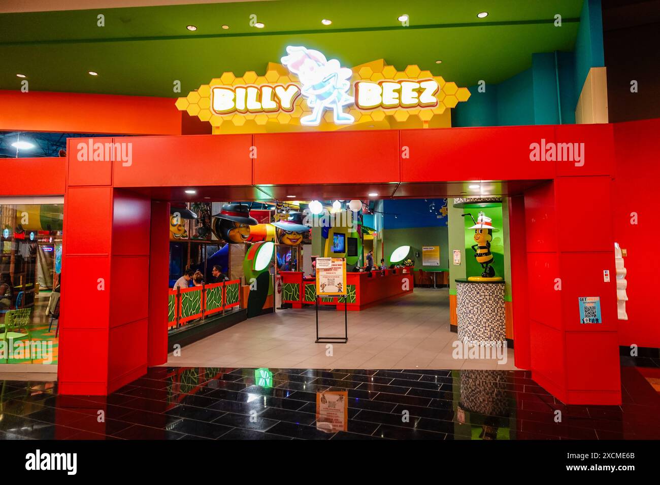 Der Eingangsbereich von Billy Beez, einem Spielplatz für Kinder in einem belebten Einkaufszentrum Stockfoto