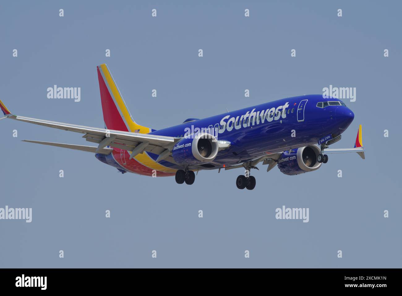 Southwest Airlines Boeing 737 Max 8 mit der Registrierung N8783L wurde kurz vor der Landung am 16. Juni 2024 am Flughafen Los Angeles gezeigt. Stockfoto