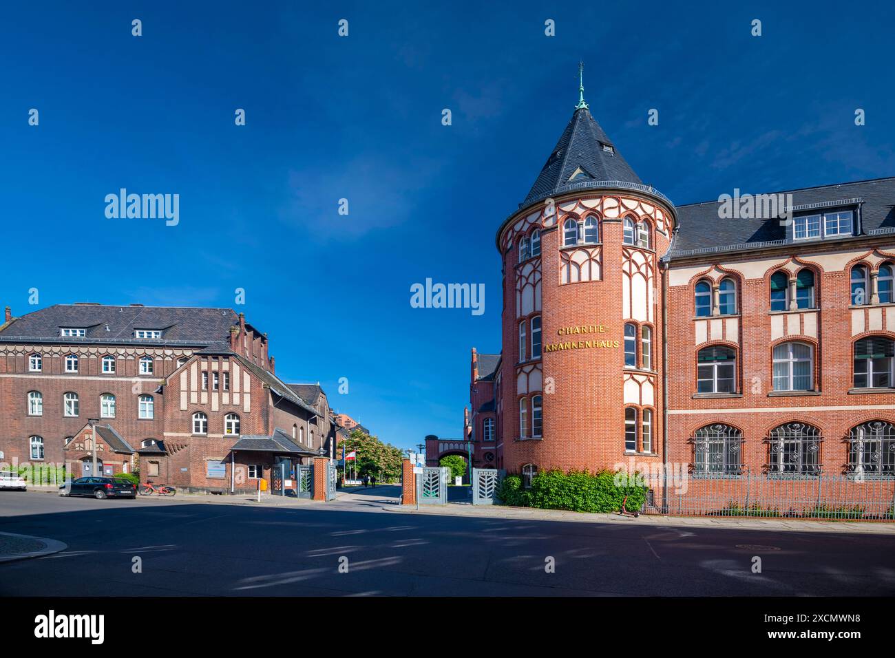 Charite, historischer Eingang, Schumannstraße, Mitte, Berlin, Deutschland mcpins *** Charite, historischer Eingang, Schumannstraße, Mitte, Berlin, Deutsch Stockfoto