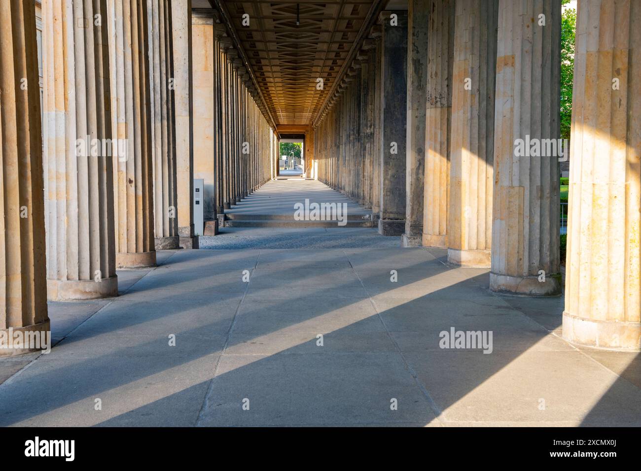 Kolonnade der Alten Nationalgalerie, Museumsinsel, Berlin Mitte, Berlin, Deutschland mcpins *** Kolonnade der Alten Nationalgalerie, Museumsinsel, Stockfoto