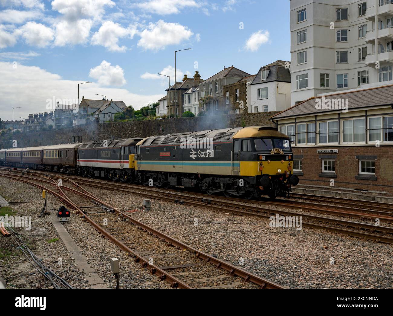 Cornish Riviera Statesman, Nantwich nach Penzance und Rückkehr organisiert von Statesman Rail, Operator Locomotive Services Group (2x Diesel der Baureihe 47) Stockfoto