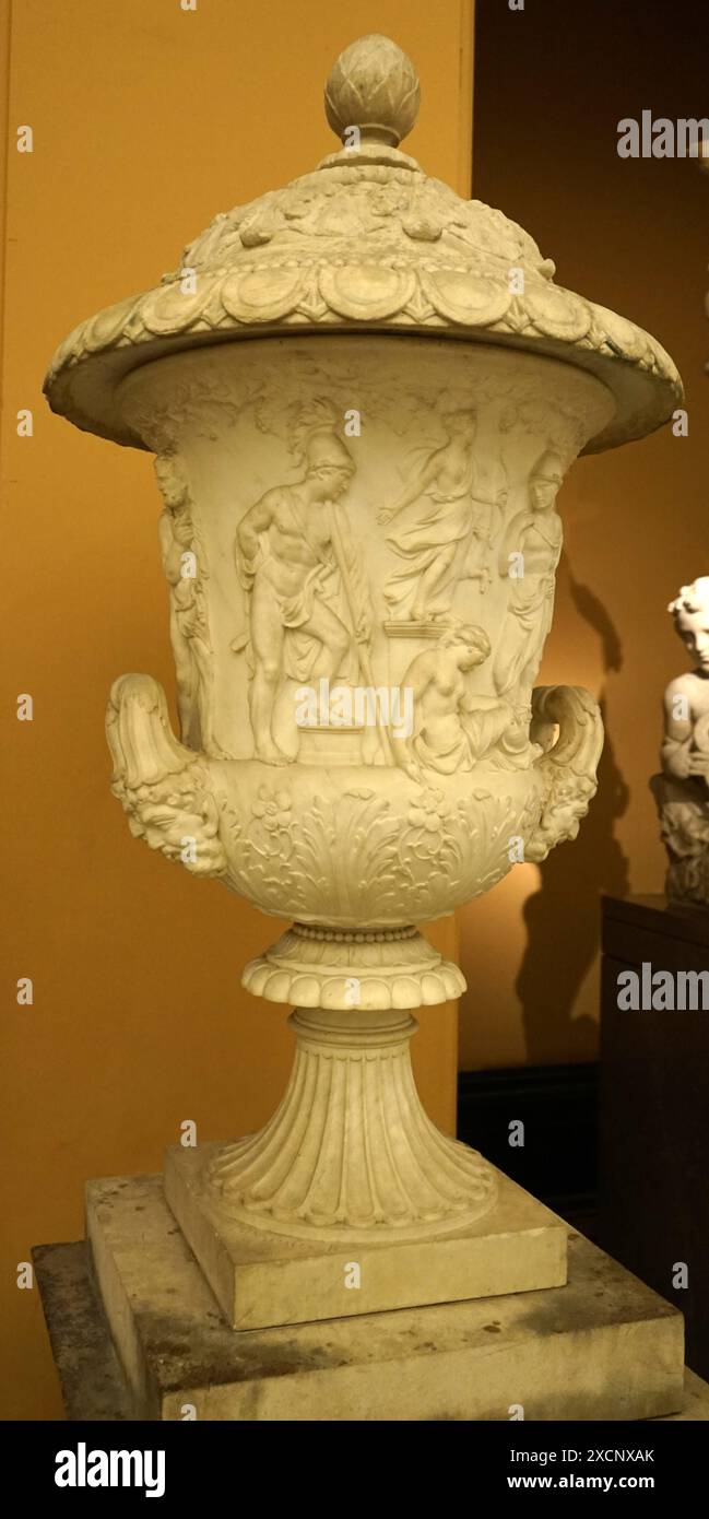 Urn von Laurent Delvaux (1669-1778) ein flämischer Bildhauer und Peter Scheemakers (1691-1781) ein flämischer Bildhauer. Vom 18. Jahrhundert Stockfoto