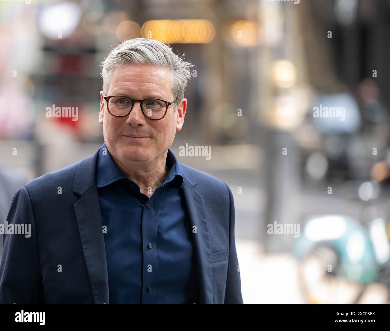 London, Großbritannien. Juni 2024. Sir Kier Starmer, Vorsitzender der Labour Party, verlässt Global Radio nach einem Interview Credit: Ian Davidson/Alamy Live News Stockfoto