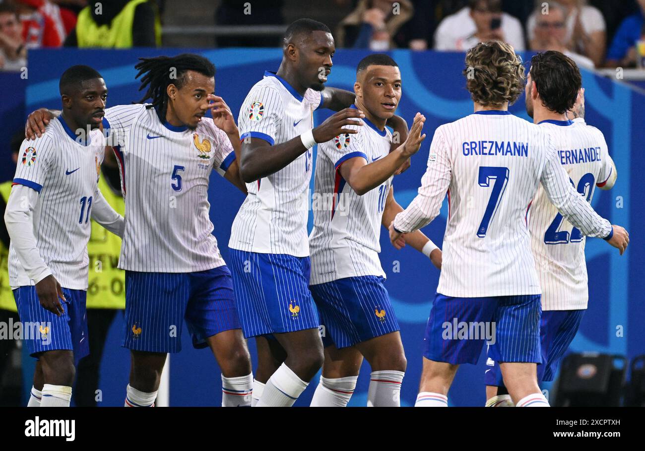 Fussball, Europameisterschaft, EURO 2024, Gruppe D, Merkur Spiel-Arena DŸsseldorf: …Sterreich - Frankreich; Jubel Kylian Mbappe (FRA) nach seinem Tor zum 0:1 durch das Eigentor von Maximilian Wšber (AUT). Jubel, Freude, Aktion. Stockfoto