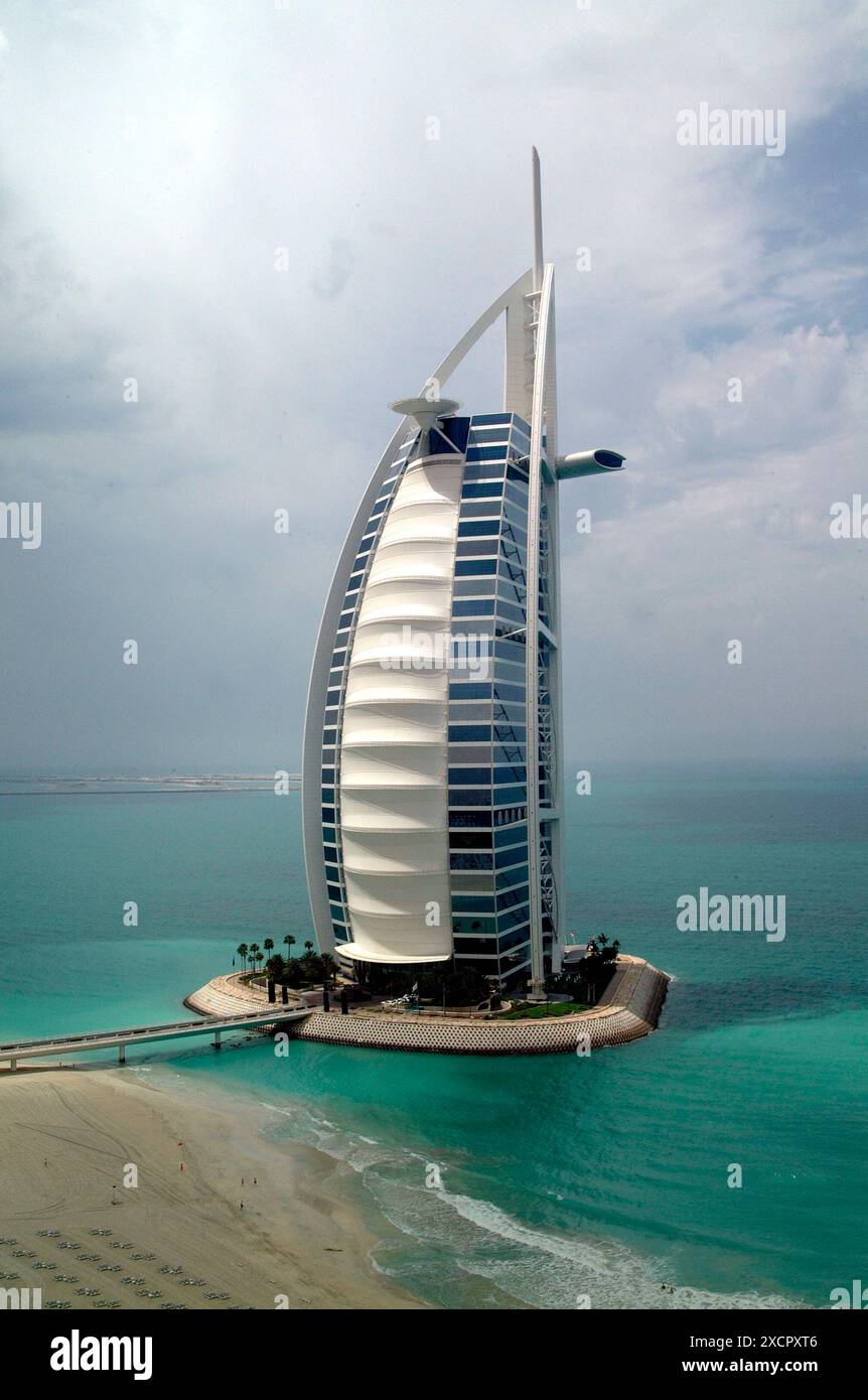 PPL FOTOAGENTUR - COPYRIGHT VORBEHALTEN Dubai: Das berühmte Barj al Arab Hotel. Das 7-Sterne-Hotel, in dem Suiten 1.300 Dollar pro Nacht Kosten und Agassa berühmt spielt Stockfoto