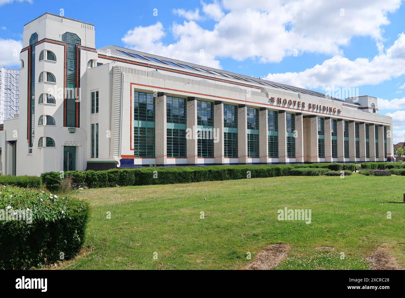 Hauptfassade des berühmten Art Deco Hoover Fabrikgebäudes, Perivale, London, Großbritannien. 1933 eröffnet und heute von IDM Properties in Wohnungen umgewandelt Stockfoto