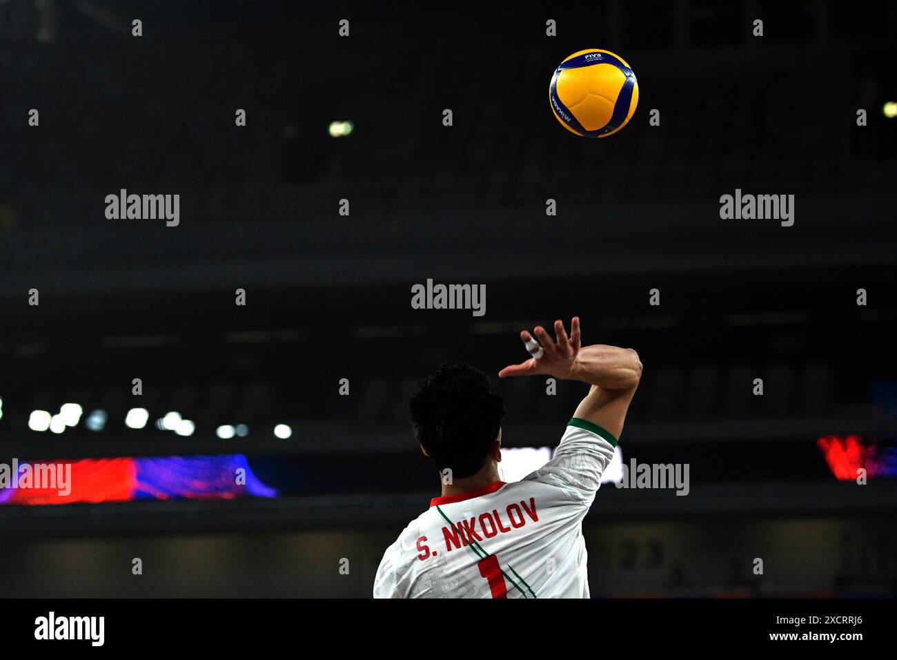 Ljubljana, Slowenien. Juni 2024. Ljubljana, Slowenien, 18. Juni 2024: Simeon Nikolov von Bulgarien im Einsatz während des FIVB-Spiels der Männer-Volleyball-Nations-League zwischen Bulgarien und der Türkei in der Arena Stozice, Ljubljana, Slowenien. (Natasa Kupljenik/SPP) Credit: SPP Sport Press Photo. /Alamy Live News Stockfoto