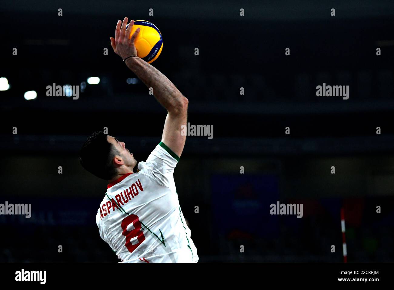 Ljubljana, Slowenien. Juni 2024. Ljubljana, Slowenien, 18. Juni 2024: Asparuh Asparuhov von Bulgarien in Aktion während des FIVB Men's Volleyball Nations League Spiels zwischen Bulgarien und der Türkei in der Arena Stozice, Ljubljana, Slowenien. (Natasa Kupljenik/SPP) Credit: SPP Sport Press Photo. /Alamy Live News Stockfoto