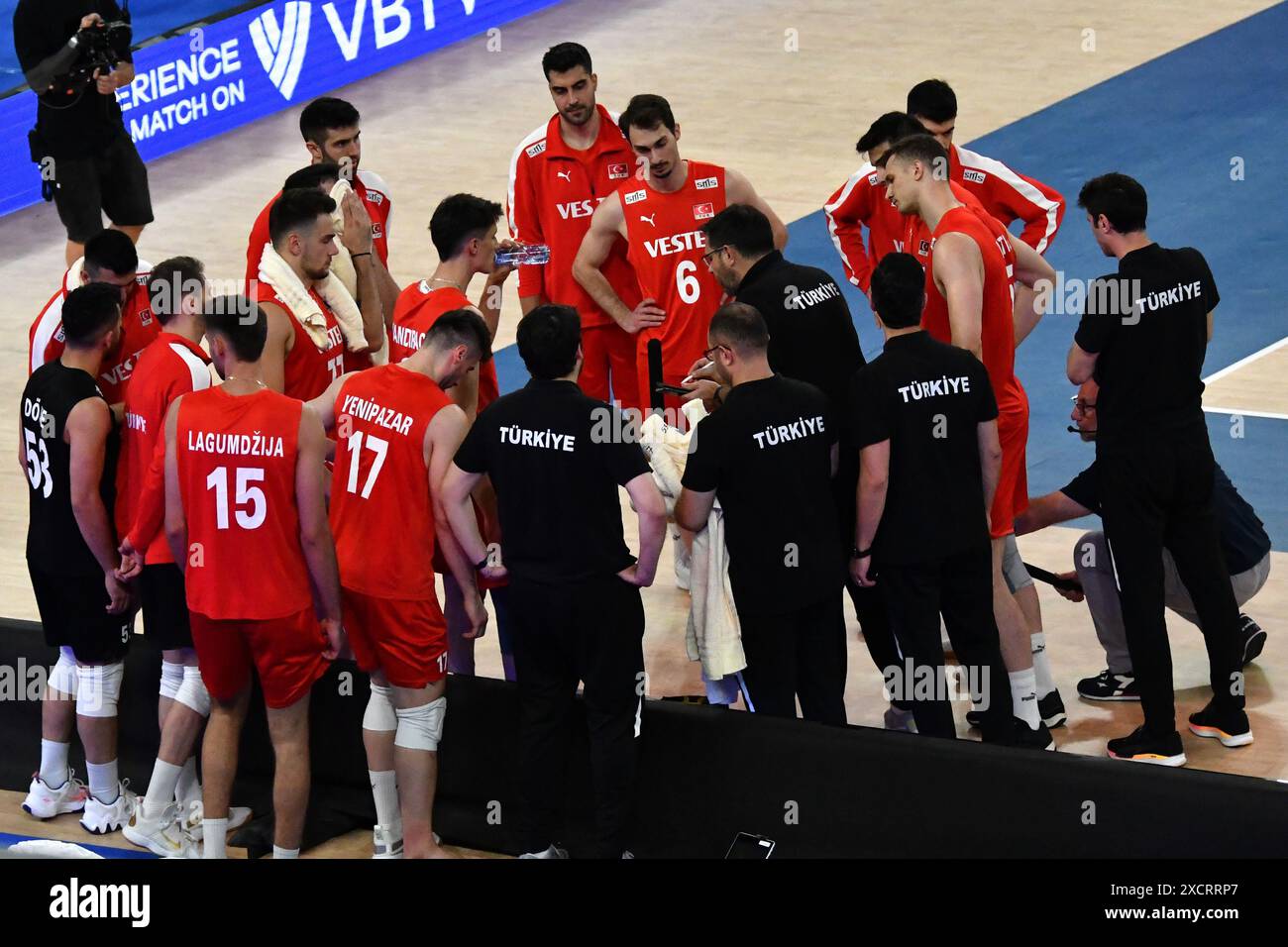 Ljubljana, Slowenien. Juni 2024. Ljubljana, Slowenien, 18. Juni 2024: Team Türkei beim FIVB Men's Volleyball Nations League Spiel zwischen Bulgarien und der Türkei in der Arena Stozice, Ljubljana, Slowenien. (Natasa Kupljenik/SPP) Credit: SPP Sport Press Photo. /Alamy Live News Stockfoto