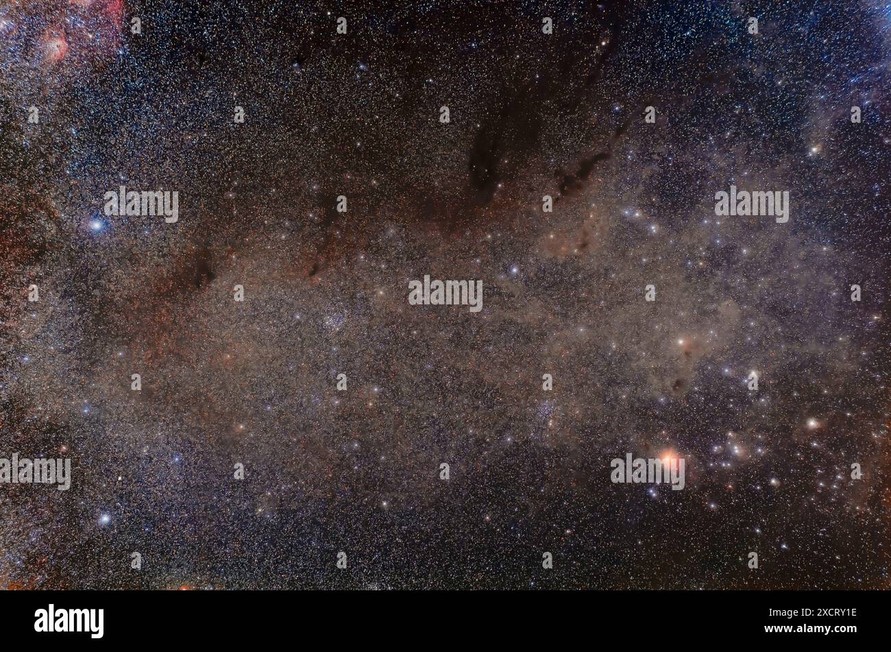Es handelt sich um eine Umrahmung des größten Teils der Konstellation Stier des Stiers, mit Belichtungen und Verarbeitungen, um die dunklen und dunklen Wolken des interstellaren Raumes zu betonen Stockfoto Es handelt sich um eine Umrahmung des größten Teils der Konstellation Stier des Stiers, mit Belichtungen und Verarbeitungen, um die dunklen und dunklen Wolken des interstellaren Raumes zu betonen Stockfoto