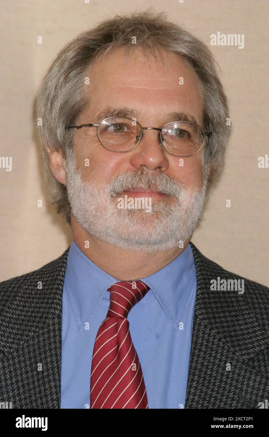 John Weidman nimmt am 1. November 2004 an Pacific Overtures: An Evening mit Amon Miyamoto, Stephen Sondheim und John Weidman bei der Japan Society in New York City Teil. Foto: Henry McGee/MediaPunch Stockfoto