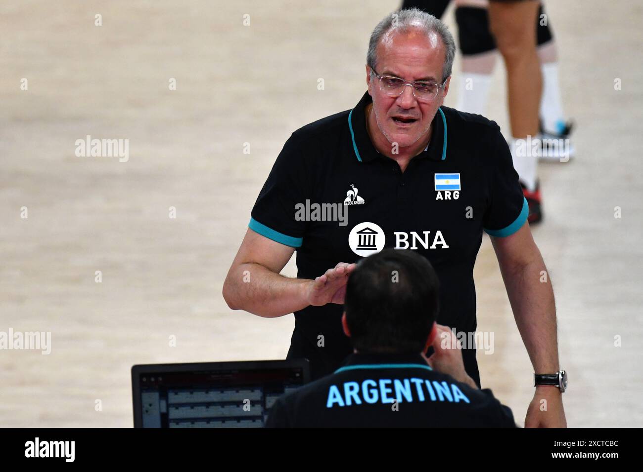 Ljubljana, Slowenien. Juni 2024. Ljubljana, Slowenien, 18. Juni 2024: Marcelo Rodolfo Mendez Trainer von Argentinien während des FIVB Men's Volleyball Nations League Spiels zwischen Slowenien und Argentinien in der Arena Stozice, Ljubljana, Slowenien. (Natasa Kupljenik/SPP) Credit: SPP Sport Press Photo. /Alamy Live News Stockfoto