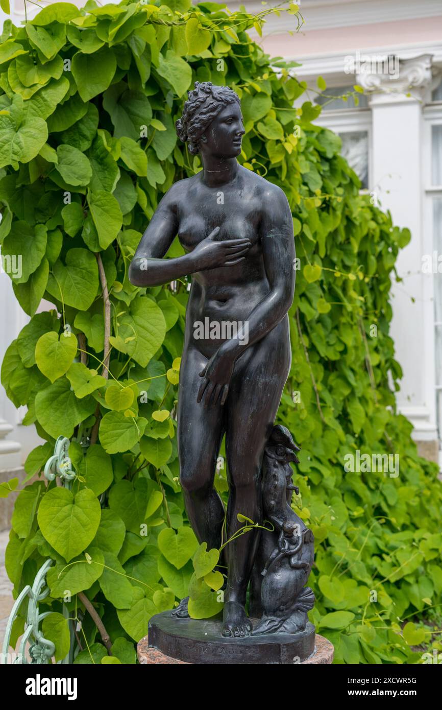 Statue der Venus von Milo im oberen Park von Oranienbaum Stockfoto