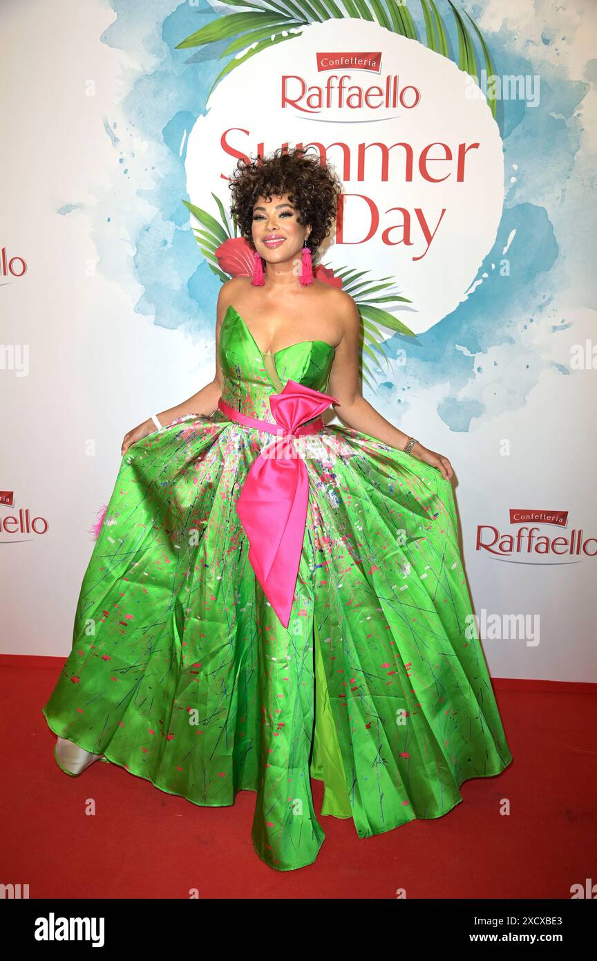 Khadra Sufi beim Raffaello Sommertag 2024 in der Orangerie Schloss Charlottenburg. Berlin, 18.06.2024 Stockfoto