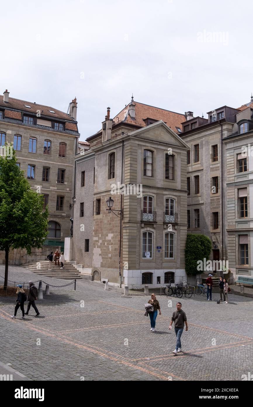 Petersplatz in der Altstadt von Genf, Schweiz, am 21. Mai 2023. La Place de la Cathedrale Saint-Pierre dans la vieille ville de GE Stockfoto