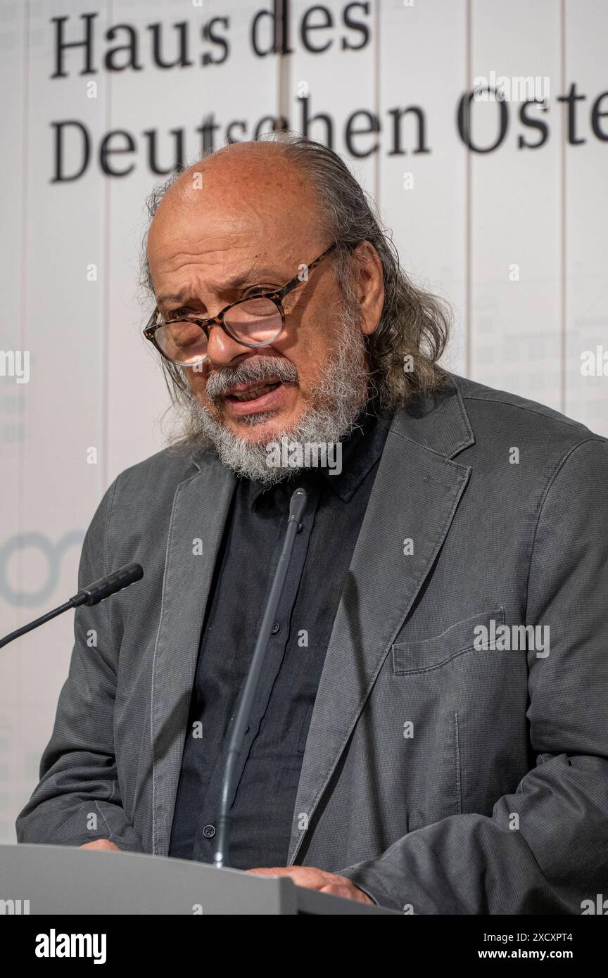 Muenchen, bei der Ausstellungseroeffnung Vertriebene 1939 im Haus des