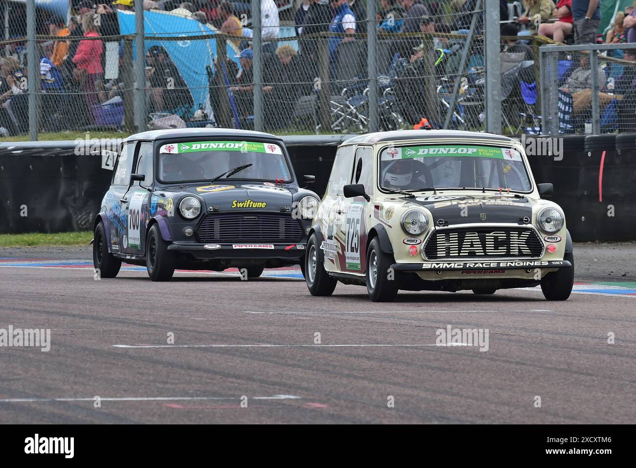 Frazer Hack, Mini7S, Matthew Ayres, Mini7S, die Dunlop Mini Se7en Challenge unterstützt von Mini Spares, zwei 20-minütige Rennen für zwei Fahrzeugvarianten, Stockfoto