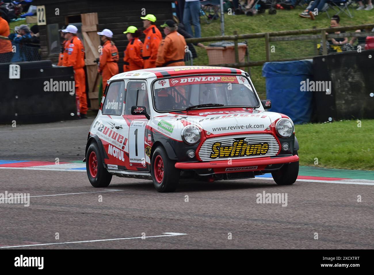 Mike Jordan, Mini7, die Dunlop Mini Se7en Challenge unterstützt von Mini Spares, zwei 20-minütige Rennen für zwei Fahrzeugvarianten, Mini 7 mit modifiziertem Stockfoto