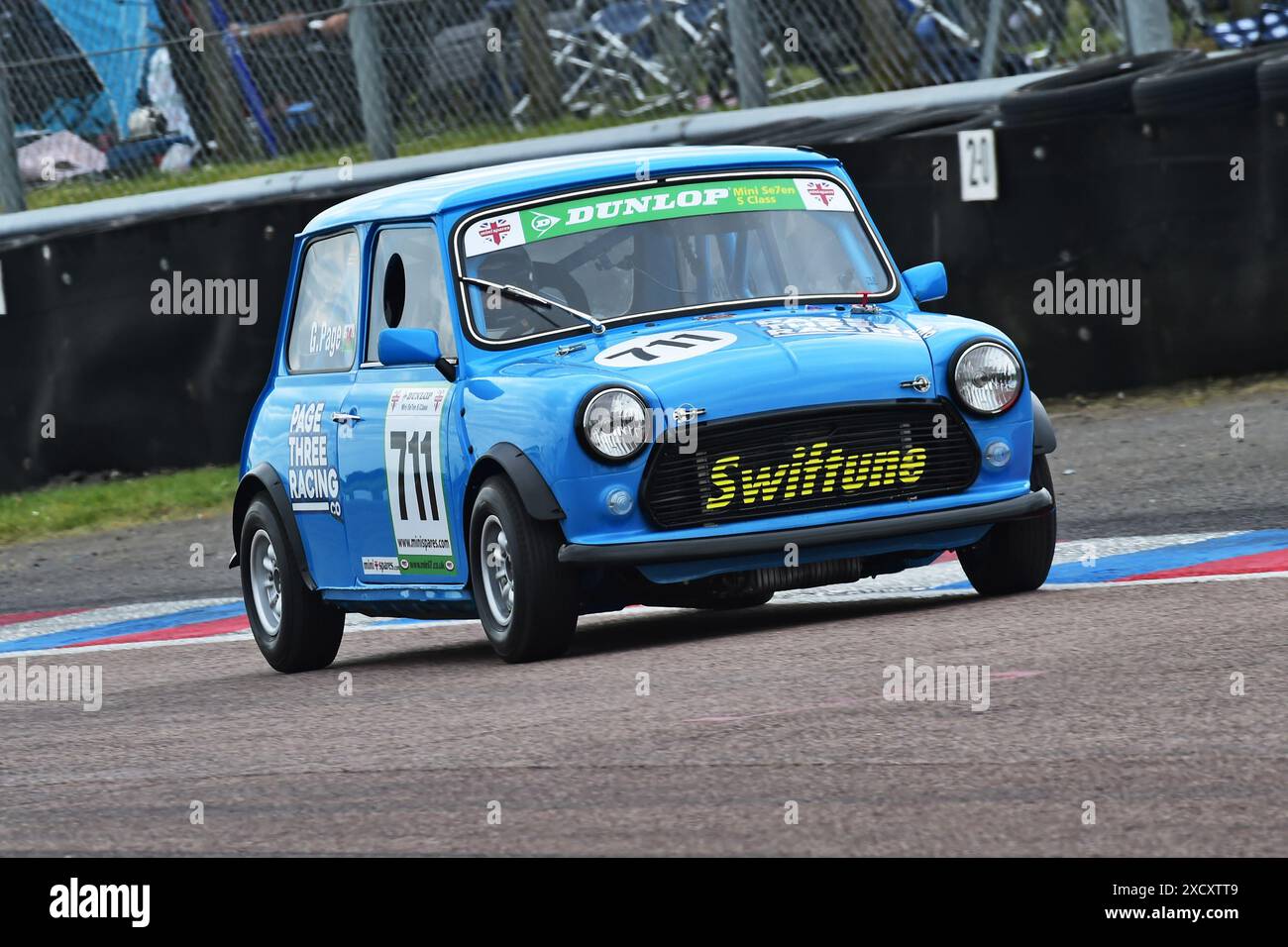 Giles Page, Mini7S, die Dunlop Mini Se7en Challenge unterstützt von Mini Spares, zwei 20-minütige Rennen für zwei Fahrzeugvarianten, Mini 7 mit modifiziertem Stockfoto