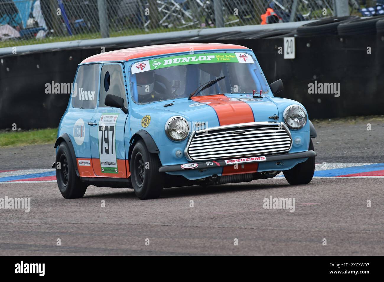 Jack Vanner, Mini7S, die Dunlop Mini Se7en Challenge unterstützt von Mini Spares, zwei 20-minütige Rennen für zwei Fahrzeugvarianten, Mini 7 mit modifiziertem Stockfoto