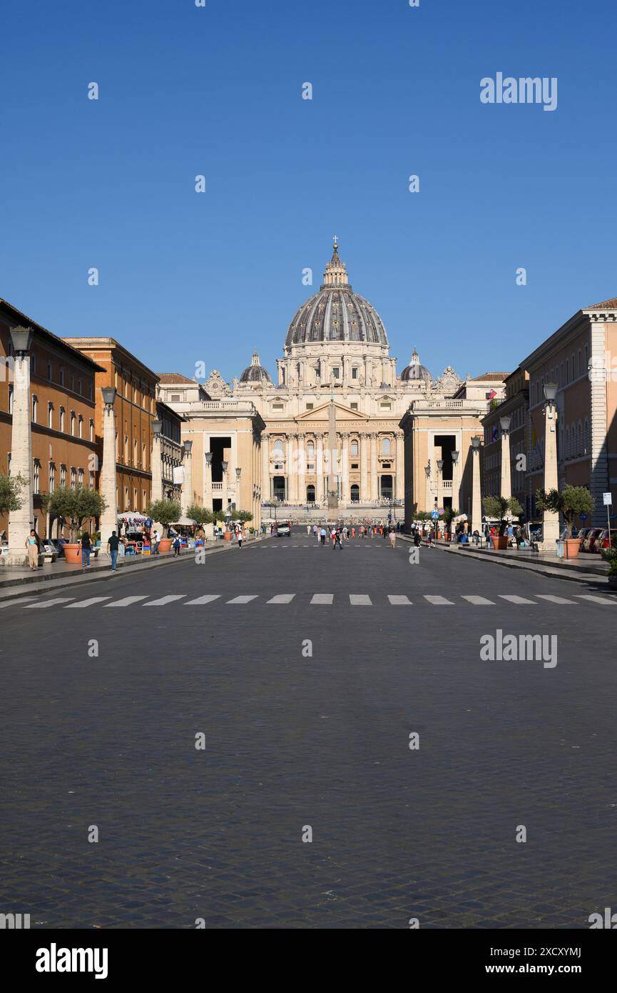 Rom. Italien. Via della Conciliazione und Petersdom (Basilica di San Pietro), Vatikanstadt (Città del Vaticano). Stockfoto
