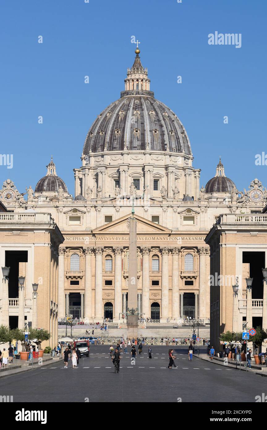 Rom. Italien. Via della Conciliazione und Petersdom (Basilica di San Pietro), Vatikanstadt (Città del Vaticano). Stockfoto