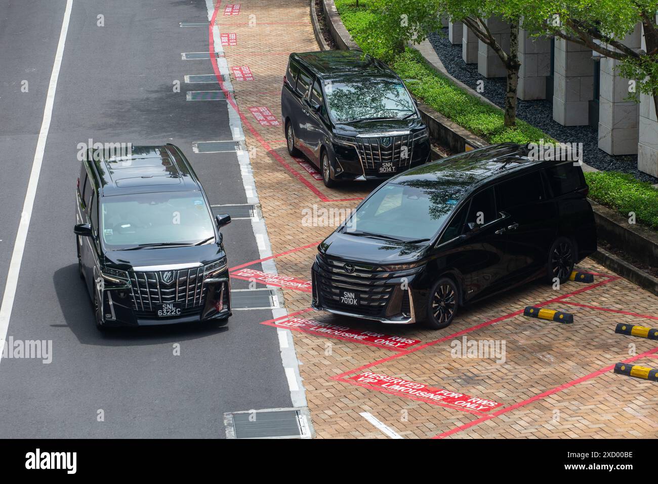 Black Limousine MPV Autovermietung Service, für Familien Touristen oder Leute, die einen Privatsphäre Service für Geschäft, Vergnügen. Singapur. Stockfoto