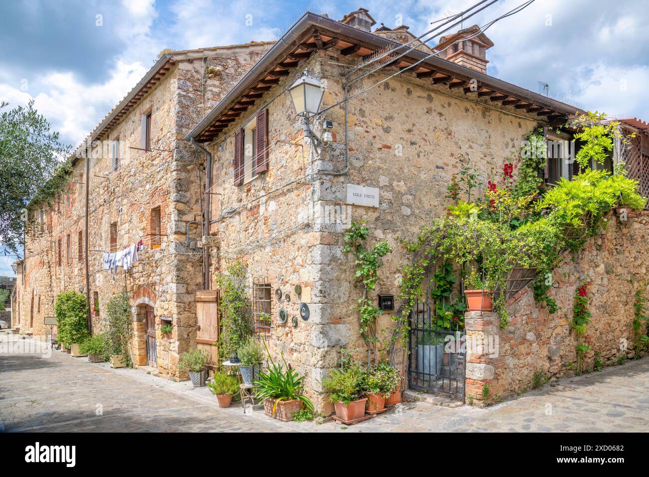 Castello di Monteriggioni, Toskana, Italien; 19. Juni 2024 - Monteriggioni ist eine kleine mittelalterliche Stadt im Herzen der Toskana, Italien Stockfoto