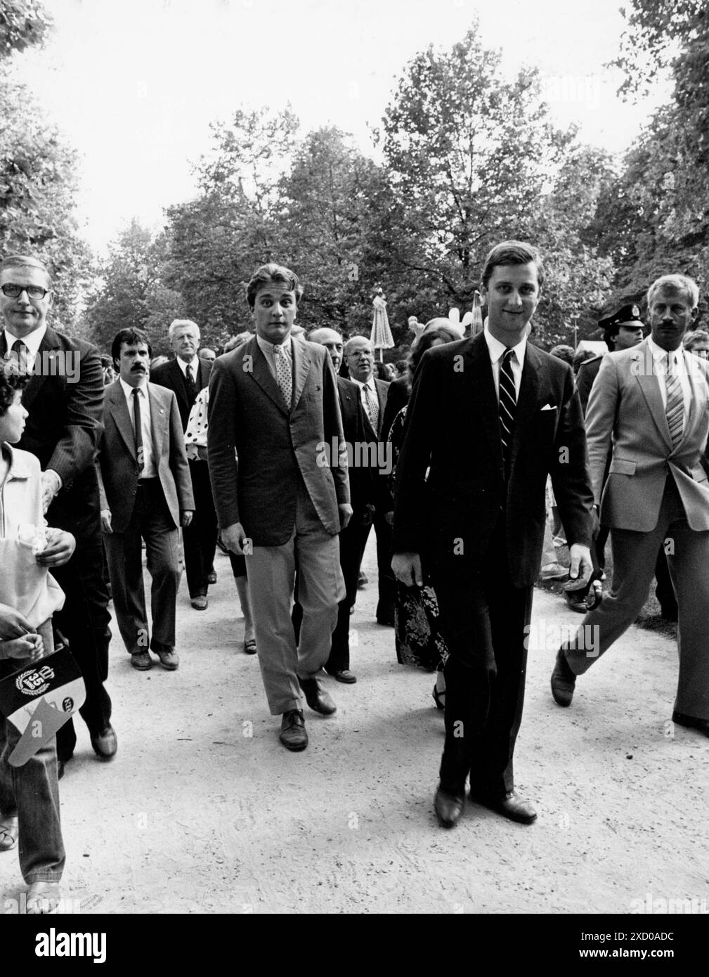 Luglio 1986 Bruxelles Archivio Storico Olycom/LaPresse Baldovino del Belgio (Laeken, 7 settembre 1930 - Motril, 31 luglio 1993) principe del Belgio, duca di Brabante, Fu Re del belgio dal 16 luglio 1951 fino alla sua morte. Salì al trono in una fase di crisi politica, e molte altre segnarono il suo lungo regno, almeno una delle quali fu il risultato della pubblica Nella Foto: I Sovrani, Filippo e Lorenzo nel parco di Bruxelles durante la festa Nazionale Belga auf dem Foto: Die Herrscher, Philipp und Lawrence im Brüsseler Park während der Belgischen Nationa Stockfoto