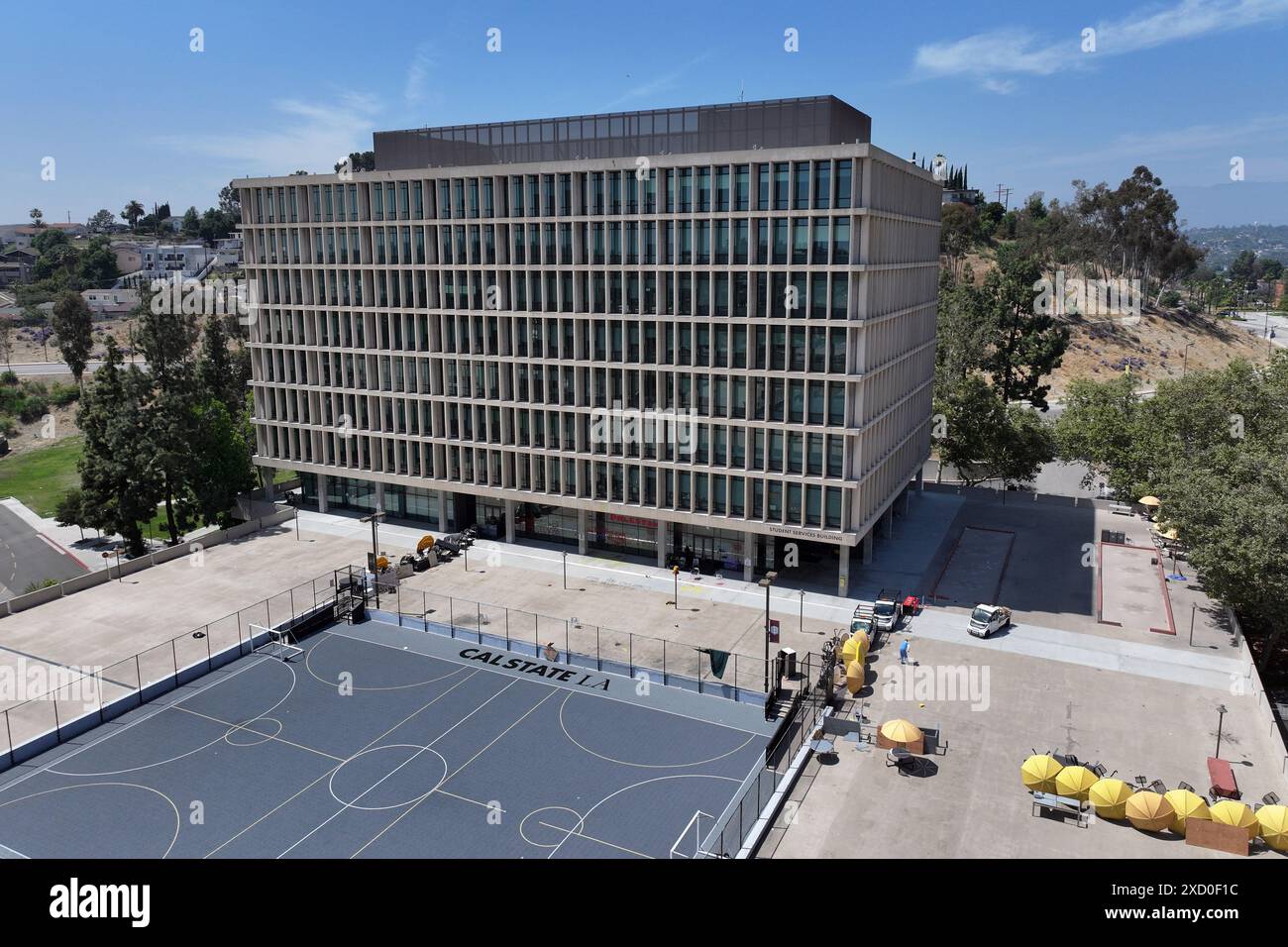 Barrikaden, die von pro-palästinensischen Demonstranten während einer Besetzung des Studentenwerks in Cal State LA am Donnerstag, den 14. Juni 2024, in Los Angeles hinterlassen wurden. Stockfoto