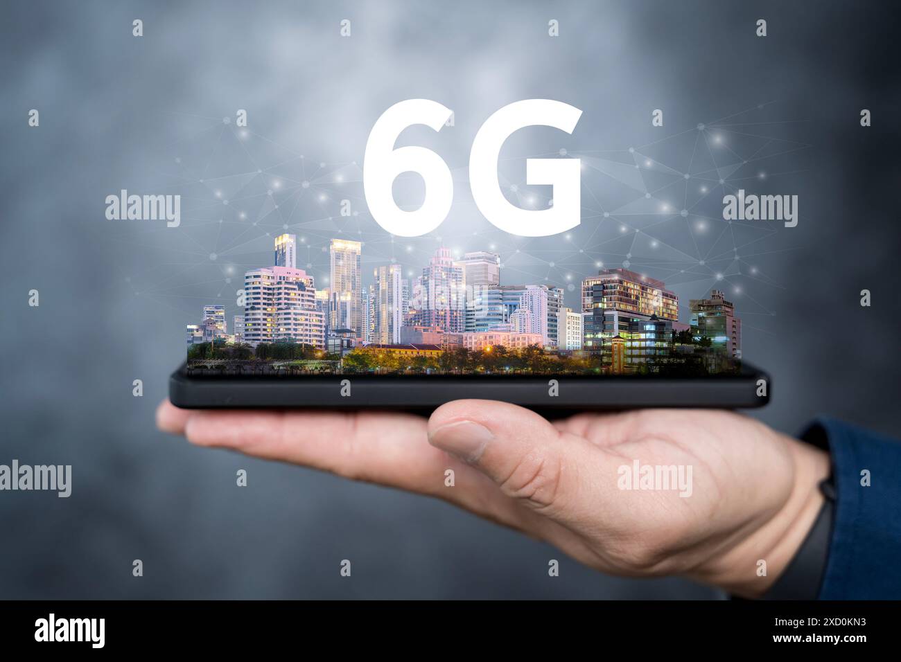 Globale Netzwerkverbindung 6G an der Hand Geschäftsmann. Netzwerk Benutzerverbindung 6G mit icon-Konzept, Technologie Netzwerk drahtlose Systeme und Internet von t Stockfoto