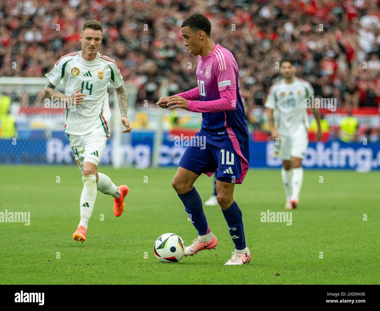 Bendeguz Bolla (Ungarn, #14), Jamal Musiala (Deutschland #10 ...