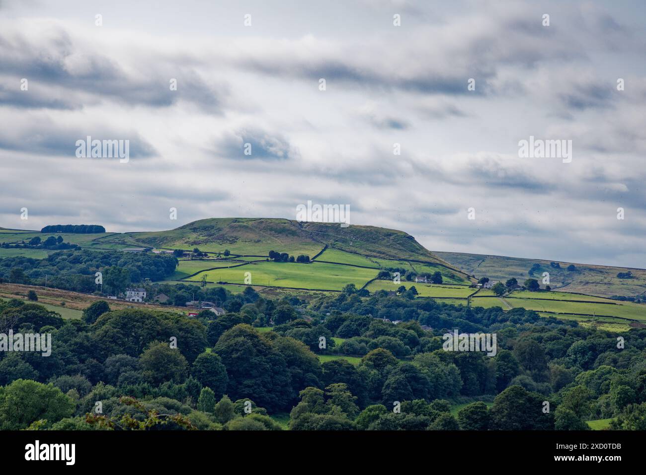 Sommerblick über das Irwell Valley bis zum Tor Hill Stockfoto