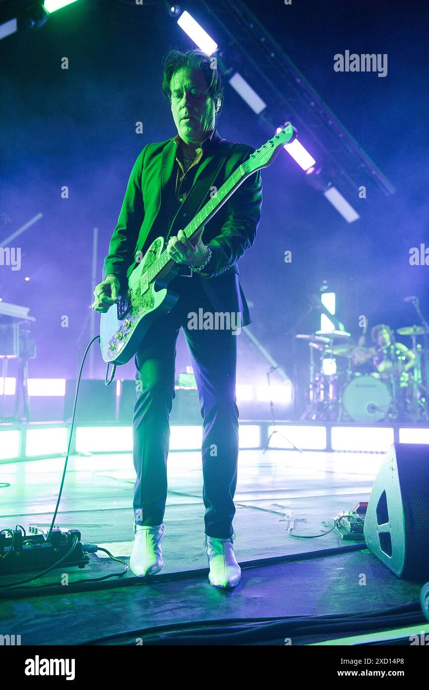 7. Mai 2024: Wilmington, North Carolina; USA: Gitarrist TROY VAN LEEUWEN von der Band QUEENS OF THE STONE AGE tritt live auf, während ihre Tour 2024 einen Halt im Live Oak Bank Pavilion im Riverfront Park in Wilmington macht. Copyright 2024 Jason Moore. (Kreditbild: © Jason Moore/ZUMA Press Wire) NUR REDAKTIONELLE VERWENDUNG! Nicht für kommerzielle ZWECKE! Stockfoto