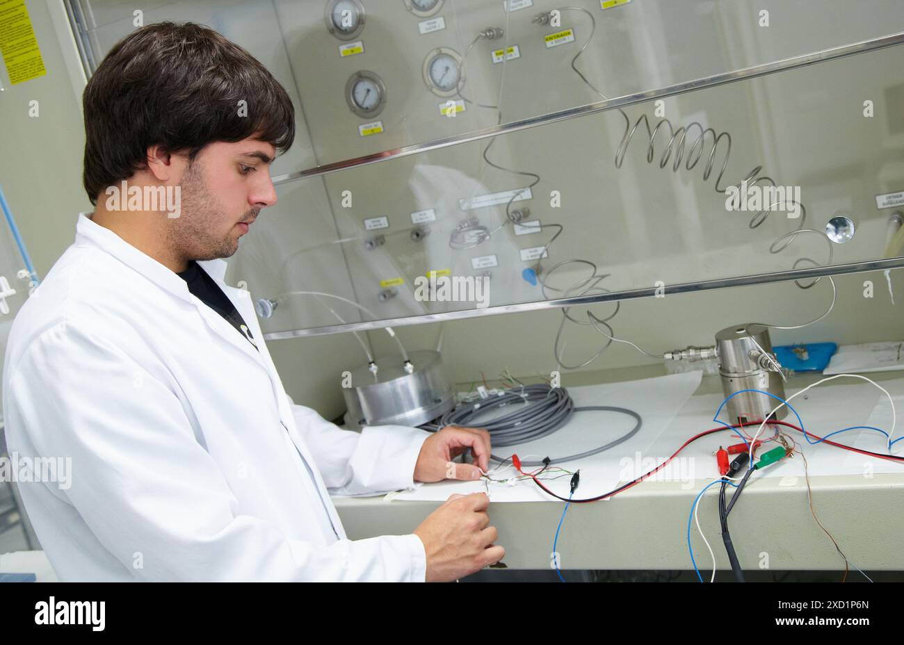 Messungen von Gassensoren, Elektronisches Labor, Abteilung Mikroelektronik und Mikrosysteme, CEIT (Zentrum für Studien und technische Forschung), Universität Stockfoto