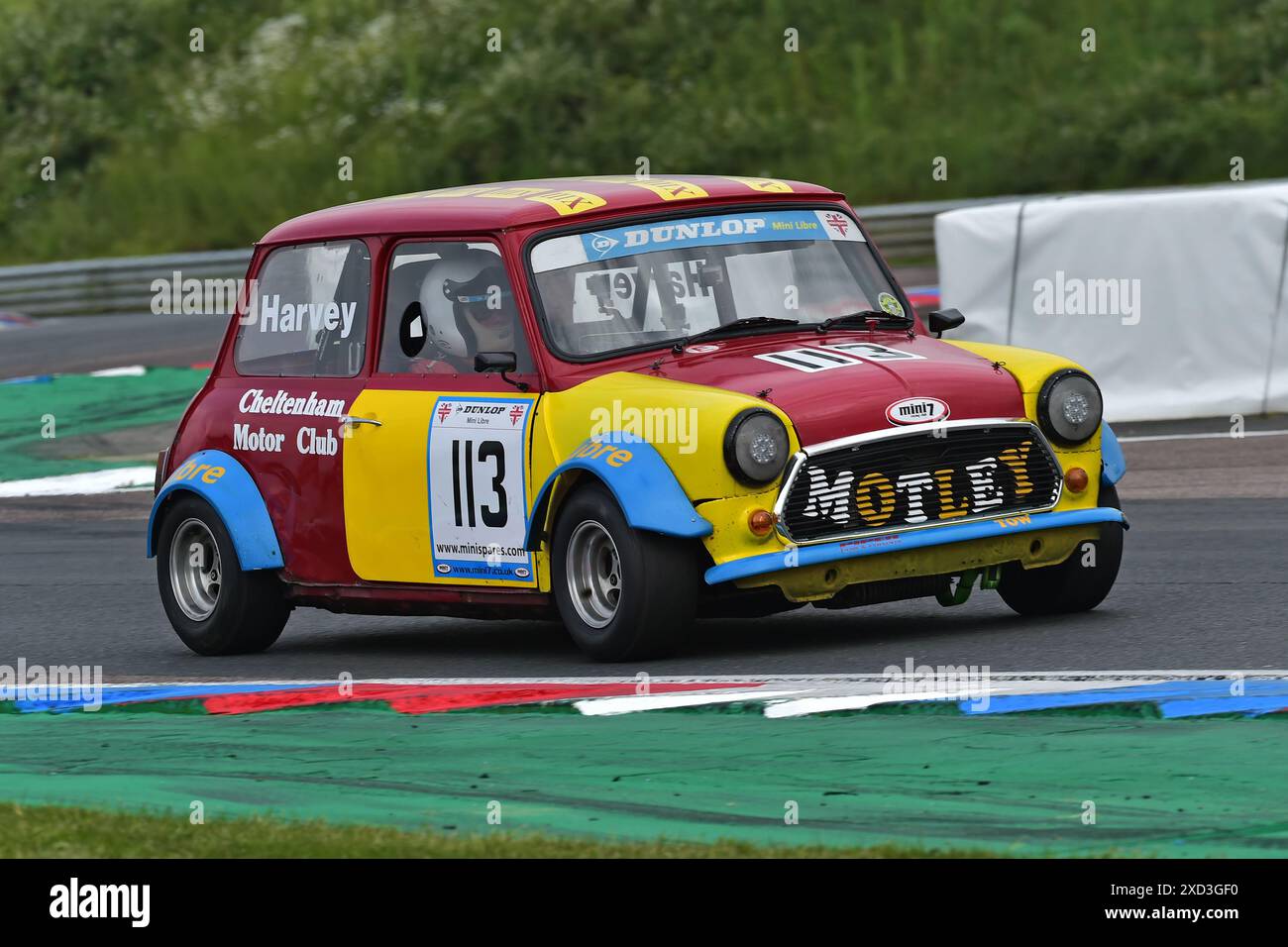 Philip Harvey, Mini Libre, die Dunlop Mini Miglia Challenge unterstützt von Mini Spares, zwei 20-minütige Rennen für zwei Fahrzeugvarianten, Mini Miglia 12 Stockfoto