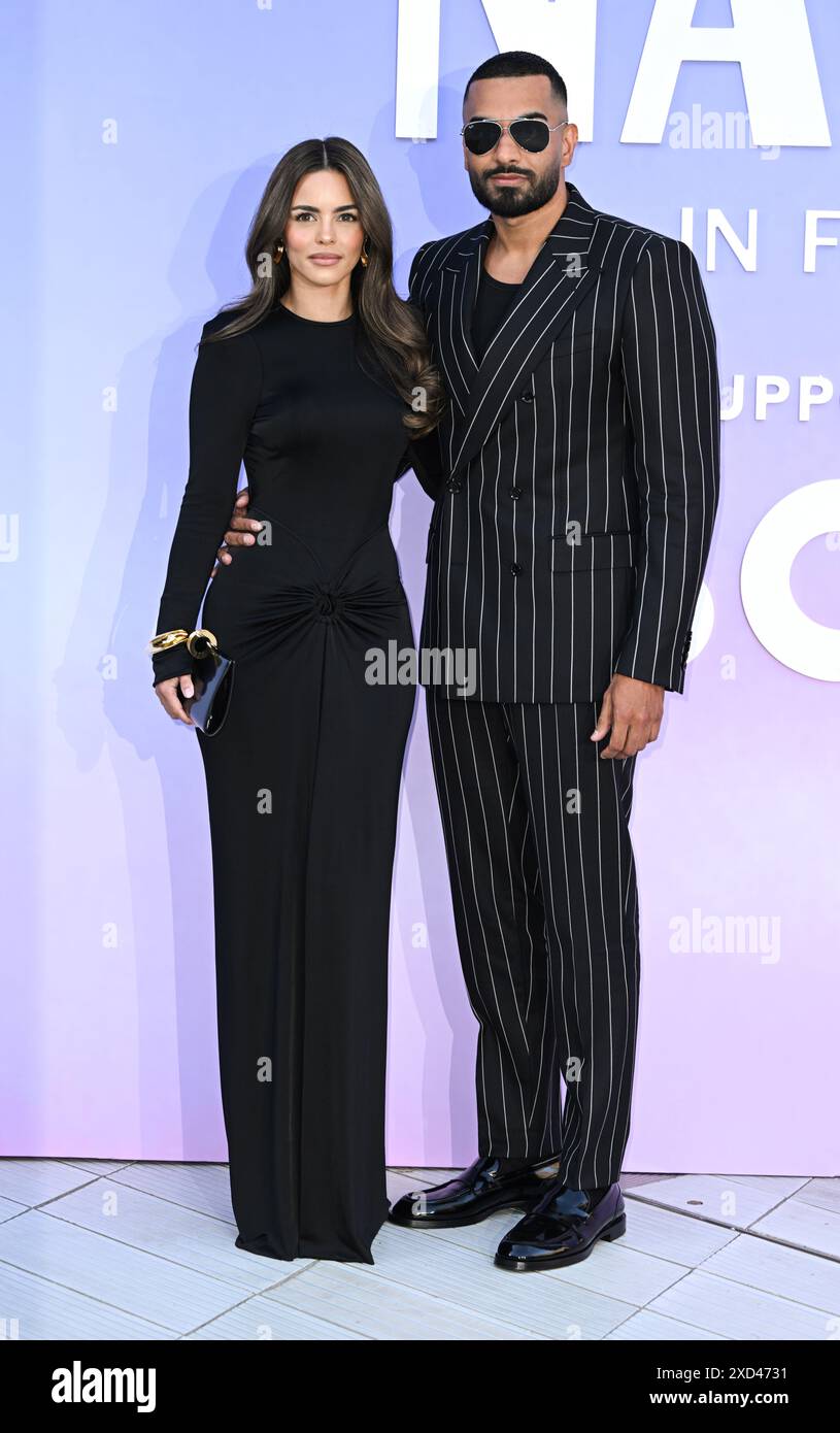 London, Großbritannien. Juni 2024. Nada Adelle und Umar Kaman kommen auf der V&A Sommerparty 2024 an und feiern Naomi: In Fashion, Victoria & Albert Museum Stockfoto