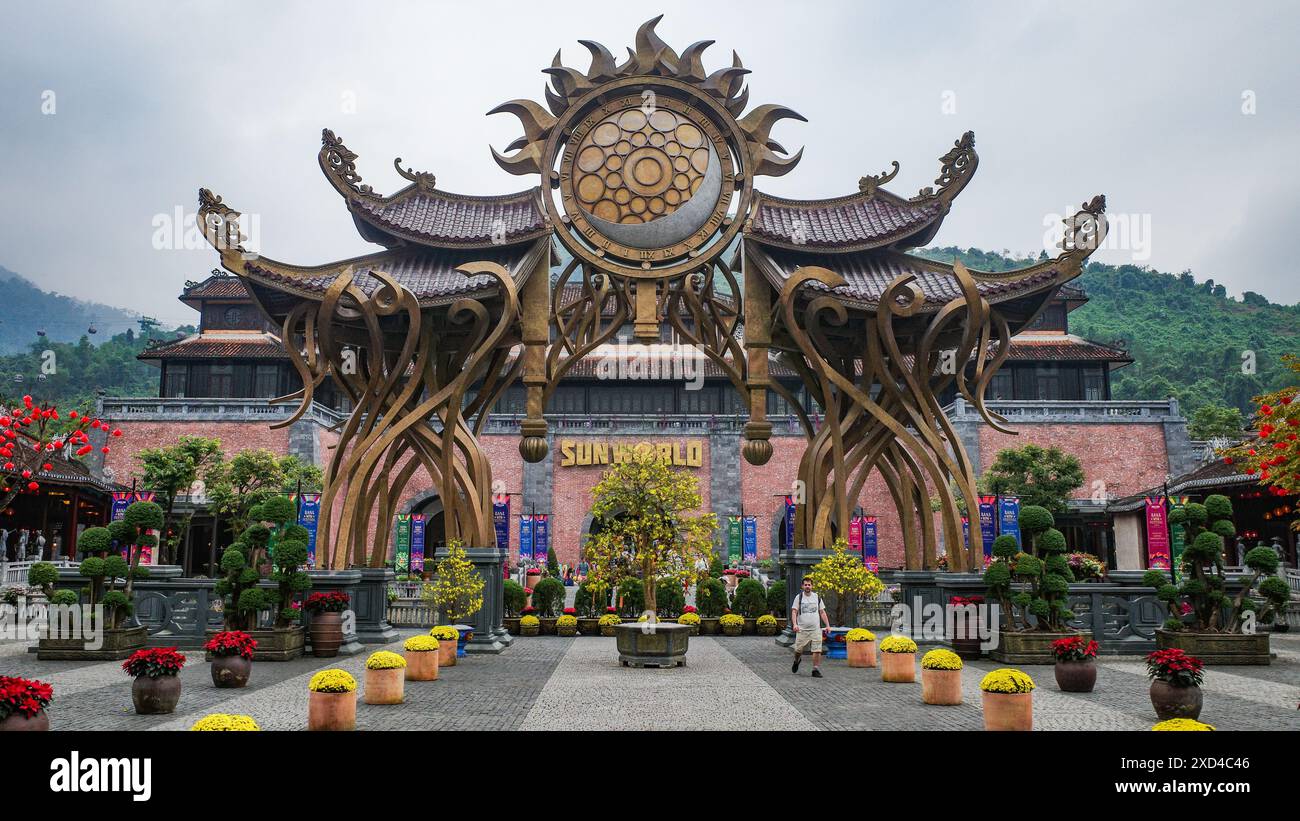 BA Na Hills, Vietnam - 7. Februar 2024: Haupteingang zum Ba Na Hills Sunworld Resort, in der Nähe von da Nang, Vietnam Stockfoto