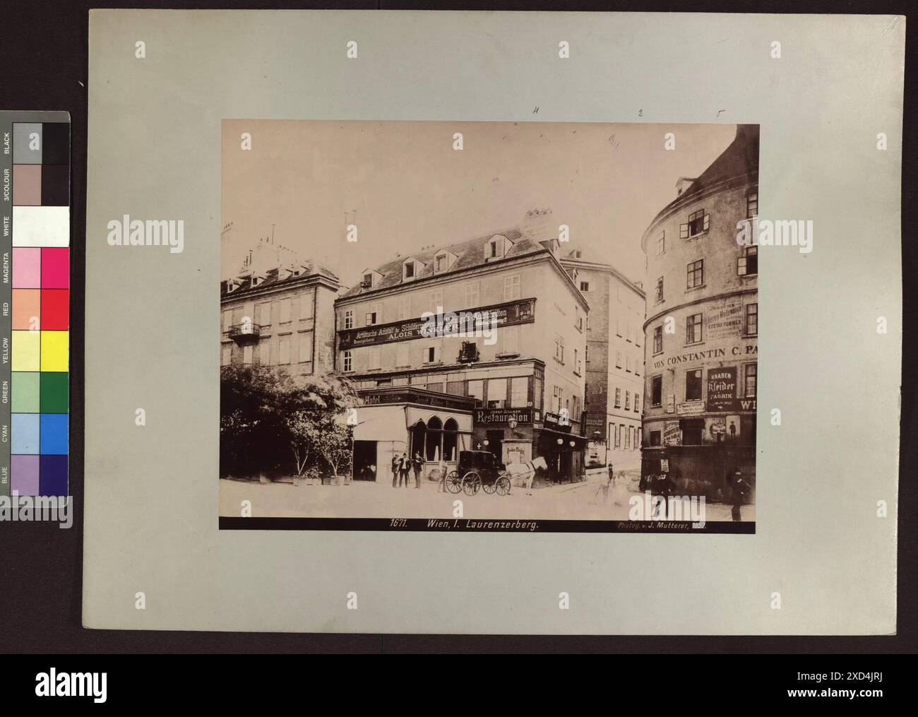 1., Laurenzerberg / Schwedenplatz - Blick vom Franz-Josefs-Kai Josef Mutterer (1834–1908), Fotograf, August Stauda (1861–1928), Fotograf Wien Museum, Scan, gasthof, Kaffeehaus, Gasthaus usw., Vierrad, tierische Zugfahrzeuge, z. B.: Fahrerhaus, Kutsche, Reisebus, mit Personen, Haus kombiniert mit Geschäft, Schild, Laurenzerberg 1892 Stockfoto