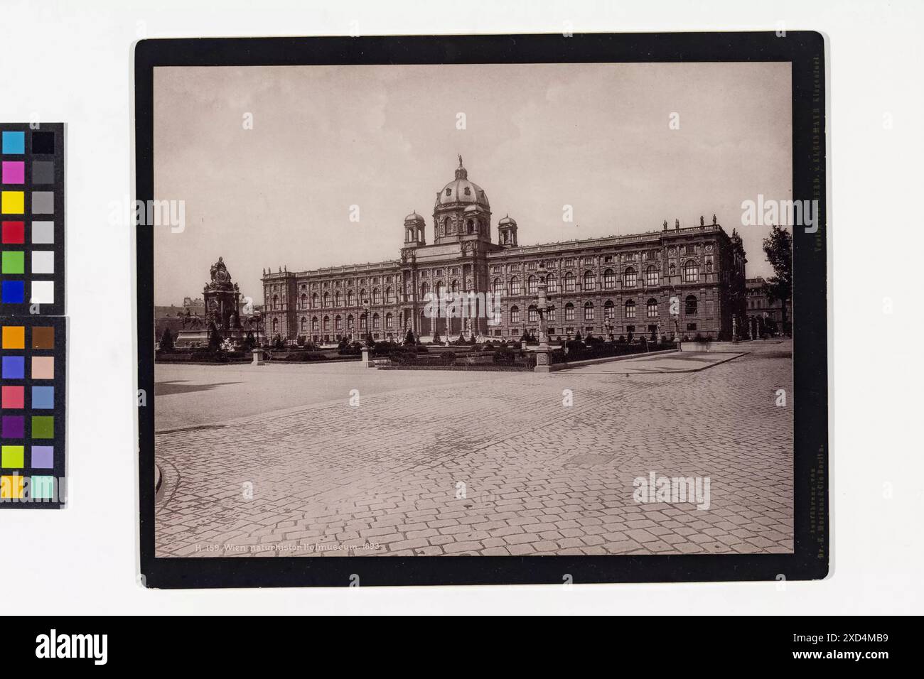 1., Maria-Theresien-Platz - Naturhistorisches Museum - Ansicht der Hauptfassade vom Burgring E. Mertens & Cie., Berlin, Produzent, Ferdinand Kleinmayr (1863–1920), Verlag Wien Museum, Manuel Carreon Lopez, Naturhistorisches Museum, Museum, Maria-Theresien-Platz 1893 (Bild) Stockfoto