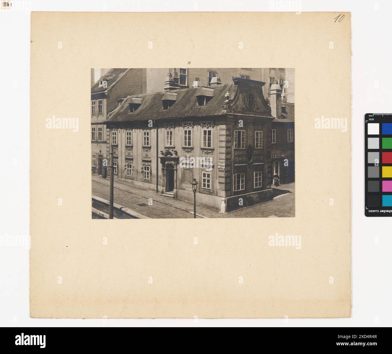 1., Schreyvogelgasse 10 - Dreimäderlhaus - erhöhte Ansicht Bruno Reiffenstein (1869–1951), Fotograf Timtom, Straßenbeleuchtung, Schild, Dreimäderlhaus, Schreyvogelgasse um 1940 fraglich Stockfoto