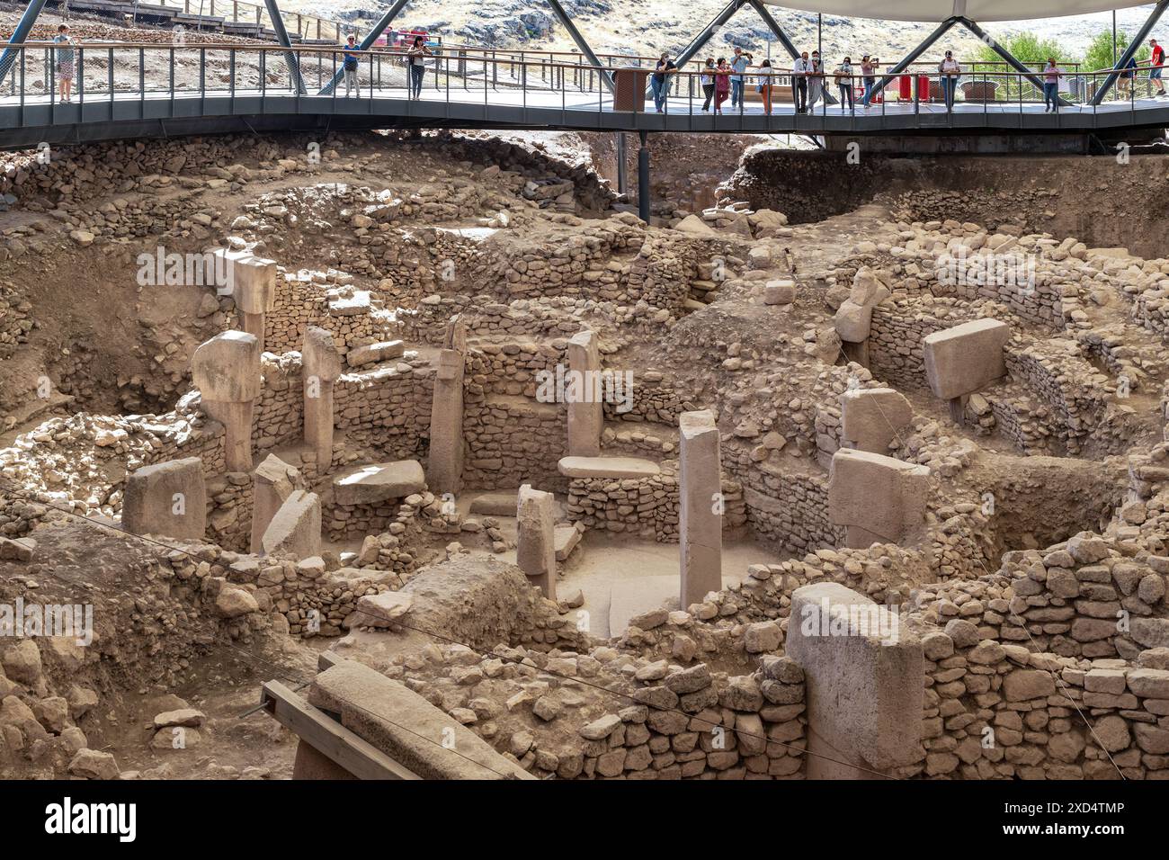 GOBEFRI TEPE, TÜRKEI - 8. OKTOBER 2020: Dies ist die archäologische Stätte des größten und ältesten Tempelkomplexes (10. Jahrtausend v. Chr.). Stockfoto
