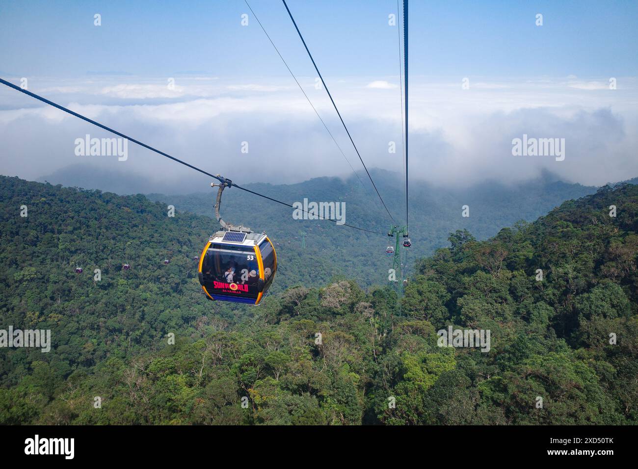 BA Na Hills, Vietnam - 7. Februar 2024: Seilbahn im Ba Na Hills Sun World Freizeitpark Resort in der Nähe von da Nang, Vietnam Stockfoto