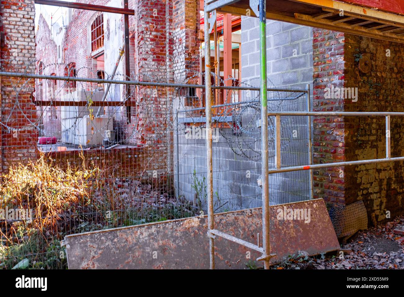 Verlassene Industriefabrik die illustre Cristal Factory wird renoviert und in Wohnungen und Wohnungen umgebaut. Val Saint Lambert, Lüttich, Belgien. Val Saint Lambert Herve Walonie Belgien Copyright: XGuidoxKoppesxPhotox Stockfoto